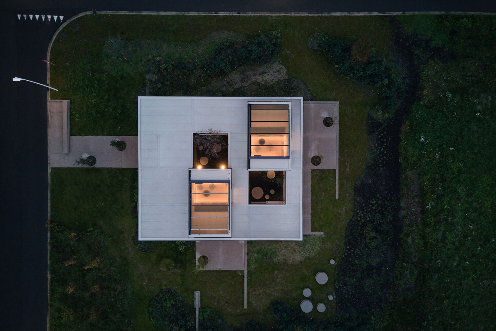 Warm Nest by Ark-shelter and ARCHEKTA. Photography by BoysPlayNice.
