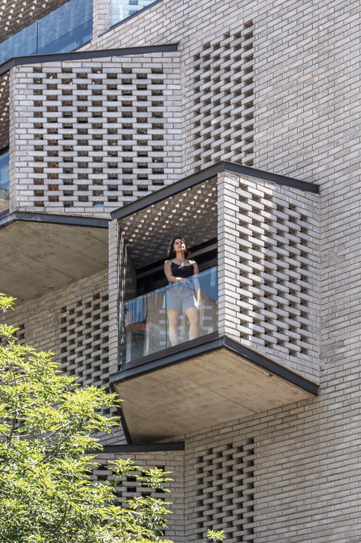 Edificio M 5605 por Arqtipo. Fotografía por Federico Kulekdjian.