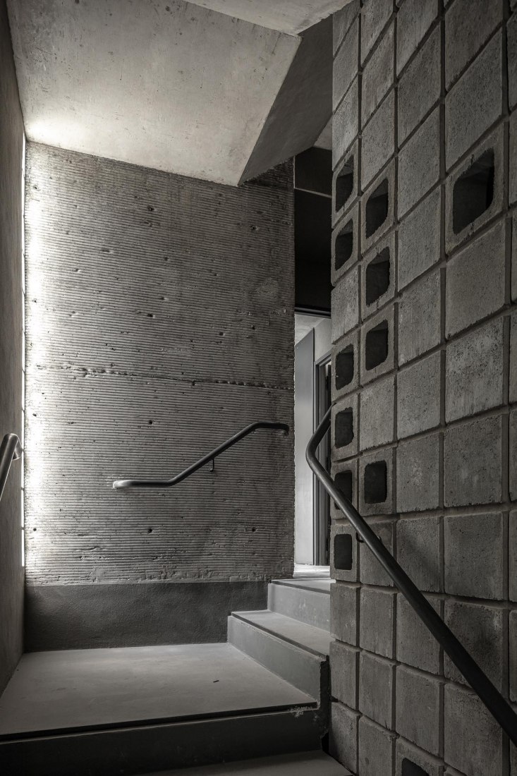 Edificio M 5605 por Arqtipo. Fotografía por Federico Kulekdjian.