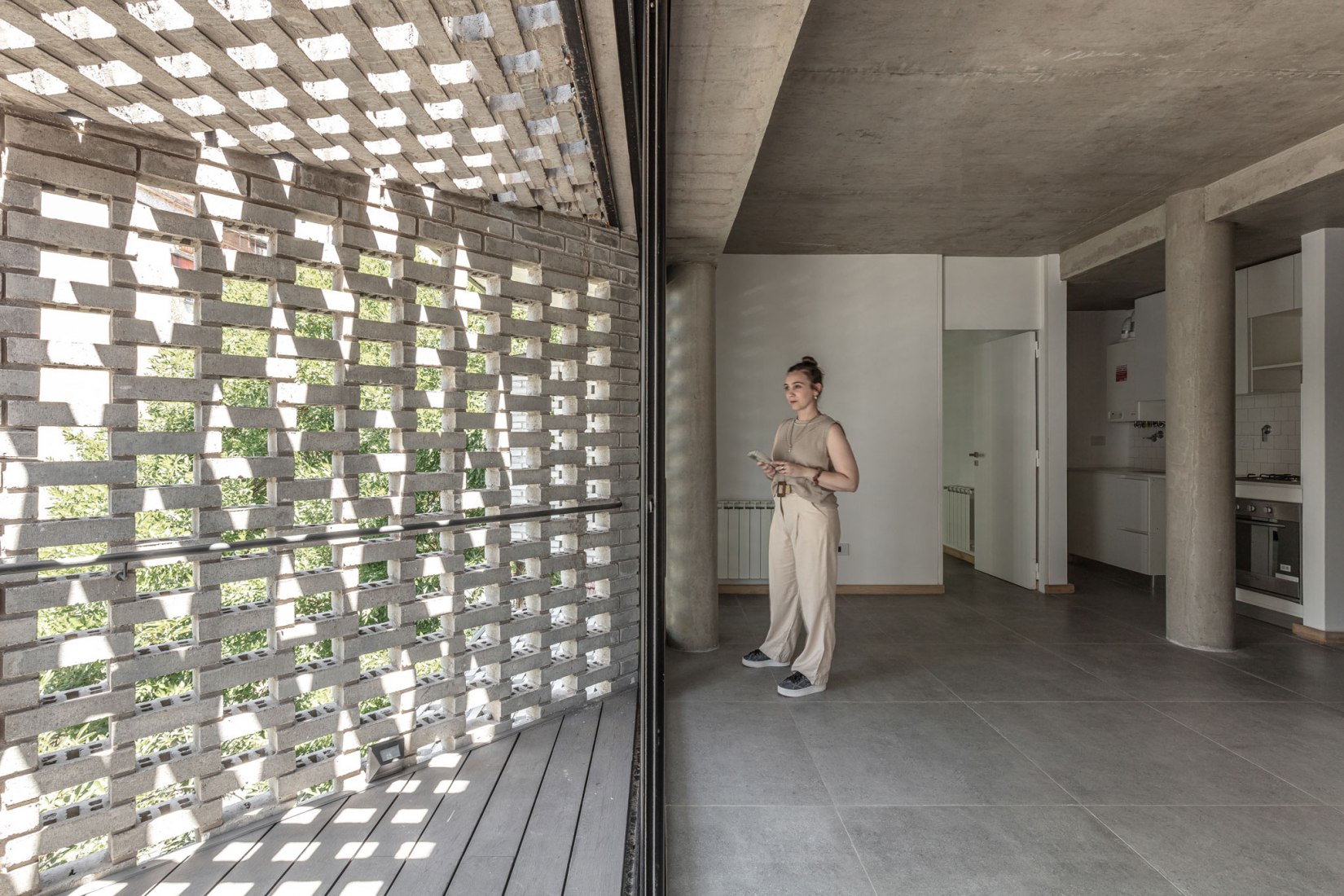 Edificio M 5605 por Arqtipo. Fotografía por Federico Kulekdjian.