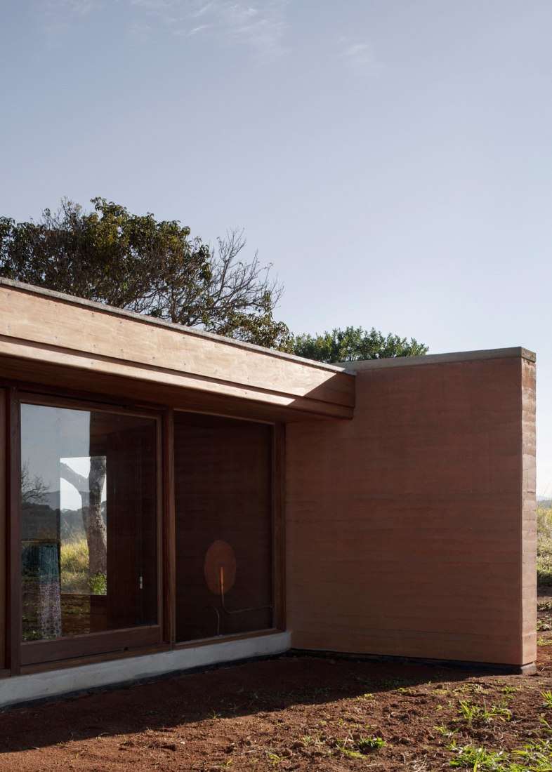 Casa en Cunha por Arquipélago Arquitetos. Fotografía por Federico Cairoli