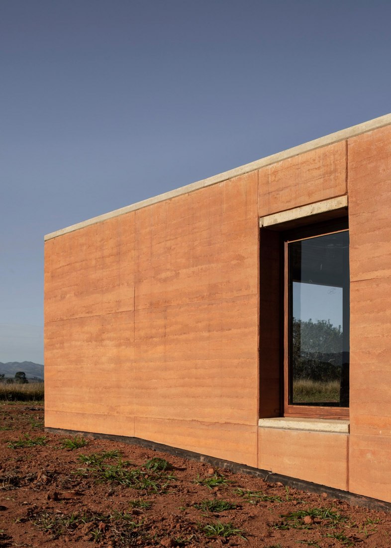Casa en Cunha por Arquipélago Arquitetos. Fotografía por Federico Cairoli