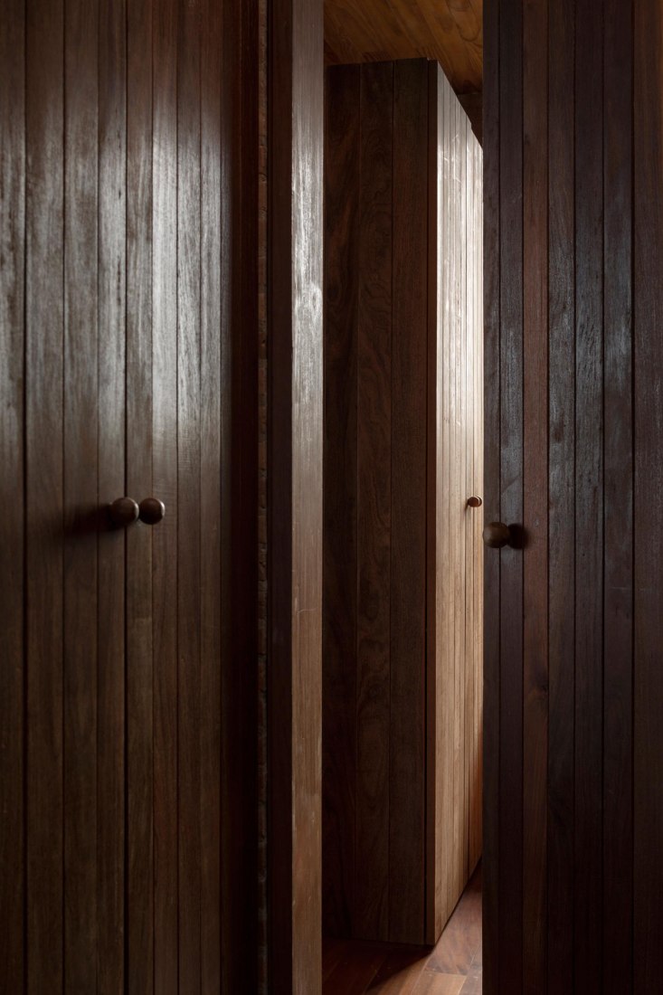 Casa en Cunha por Arquipélago Arquitetos. Fotografía por Federico Cairoli