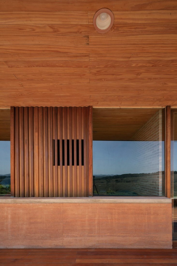 Casa en Cunha por Arquipélago Arquitetos. Fotografía por Federico Cairoli