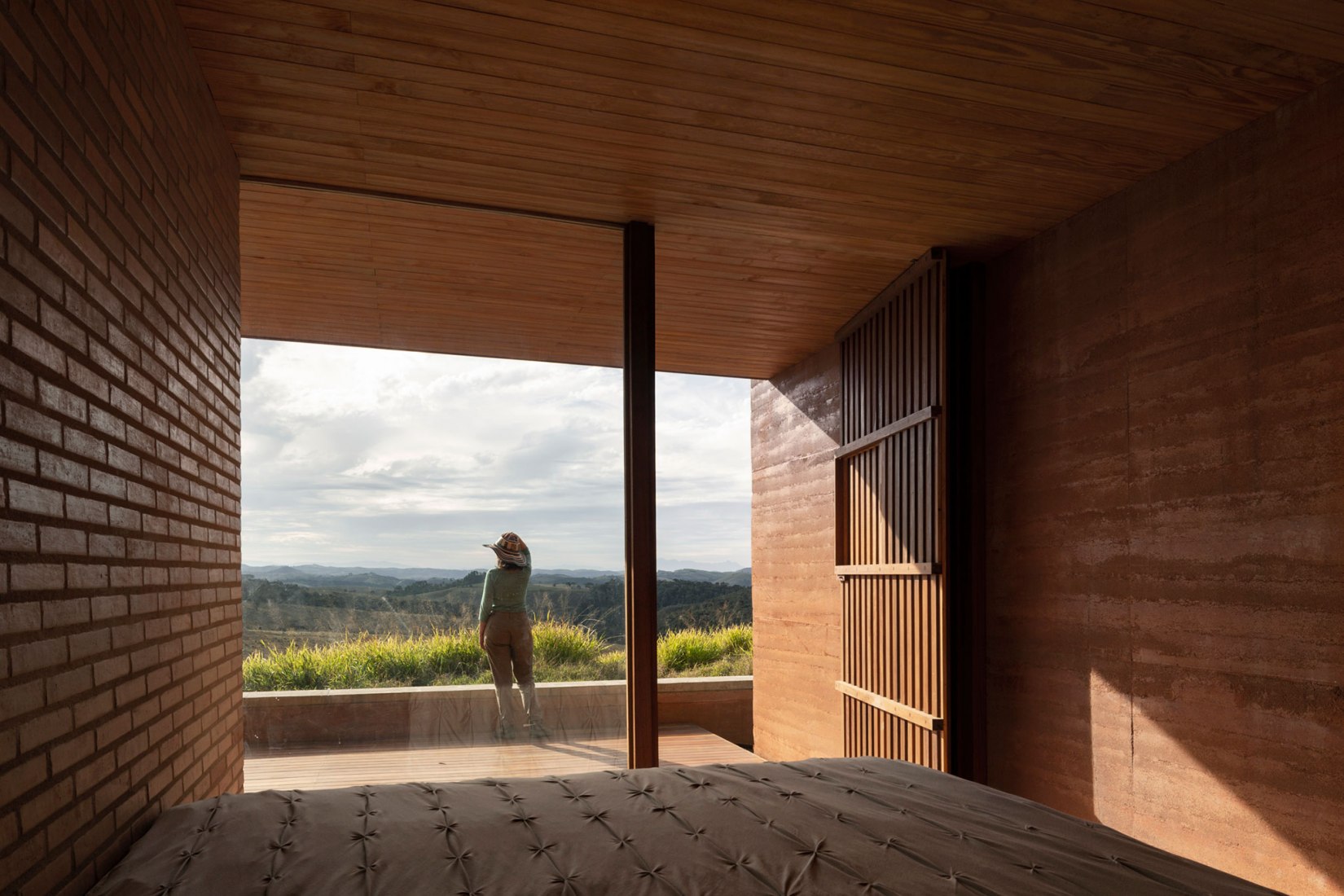 Casa en Cunha por Arquipélago Arquitetos. Fotografía por Federico Cairoli