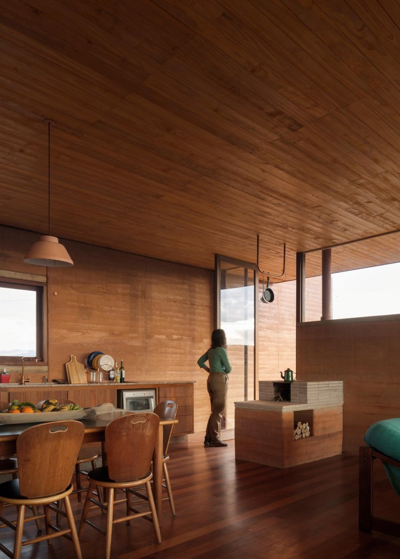 Casa en Cunha por Arquipélago Arquitetos. Fotografía por Federico Cairoli