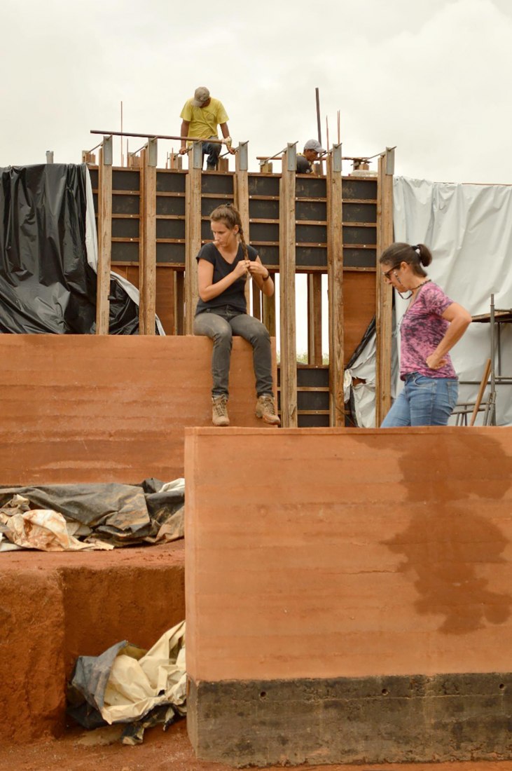 Casa en Cunha por Arquipélago Arquitetos. Fotografía por Federico Cairoli