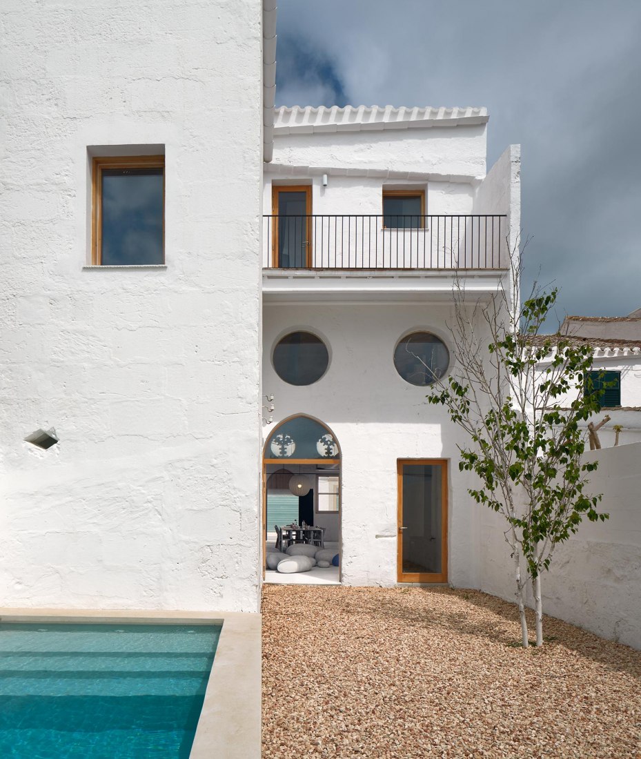 Renovation in Menorca by Anna Truyol and Emma Martí. Photograph by Pol Viladoms