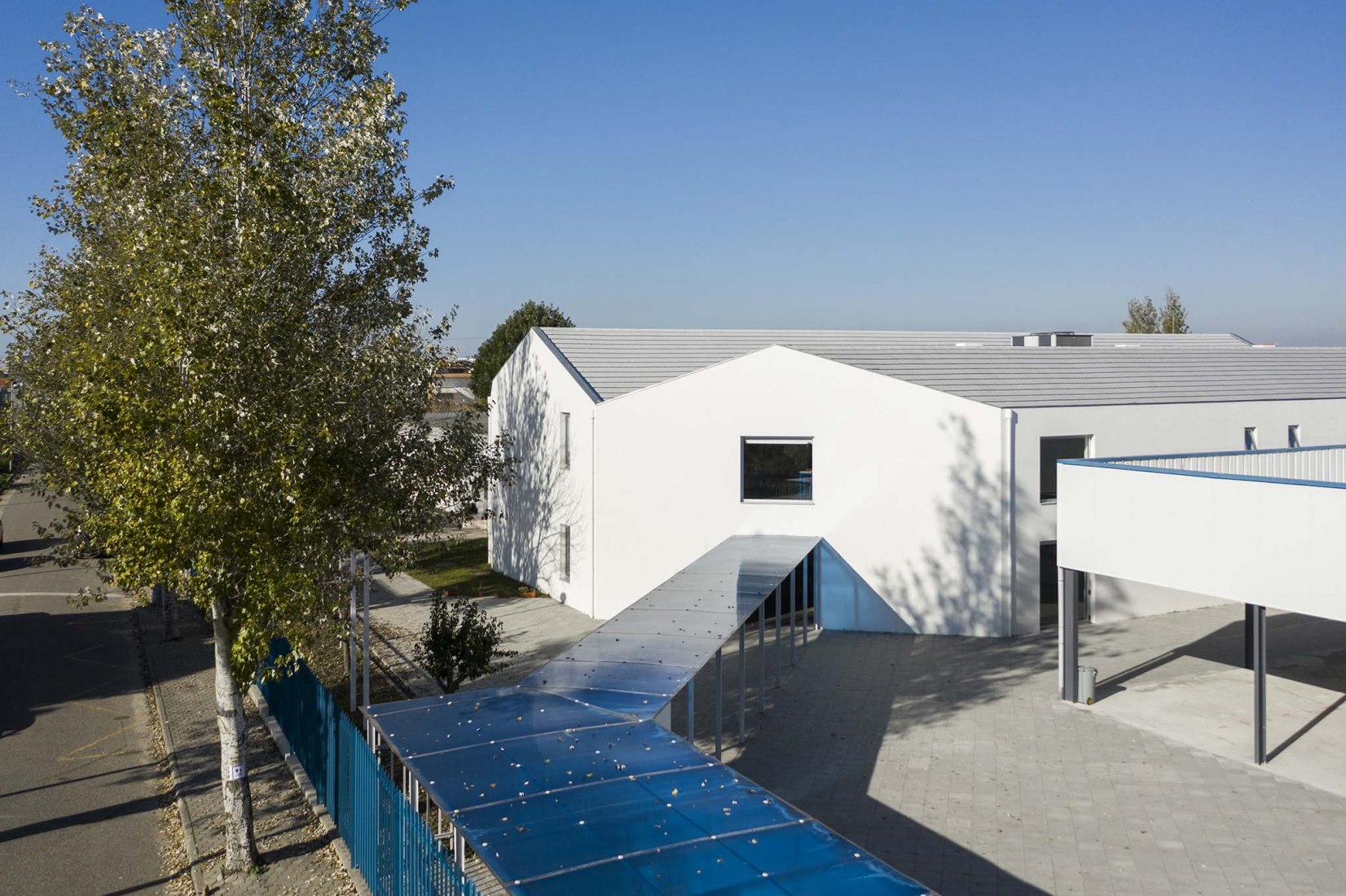 Escuela primaria São Bernardo en Aveiro por Arte Tectónica. Fotografía por Ivo Tavares Studio.