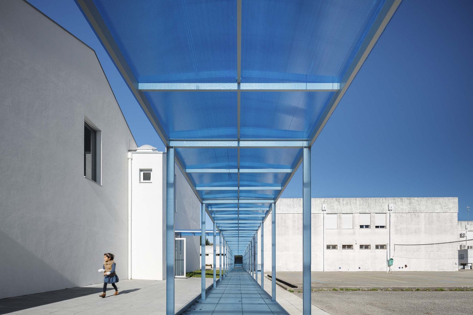 Escuela primaria São Bernardo en Aveiro por Arte Tectónica. Fotografía por Ivo Tavares Studio.