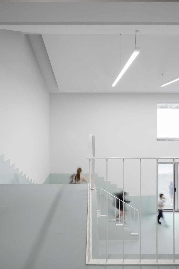 Escuela primaria São Bernardo en Aveiro por Arte Tectónica. Fotografía por Ivo Tavares Studio.