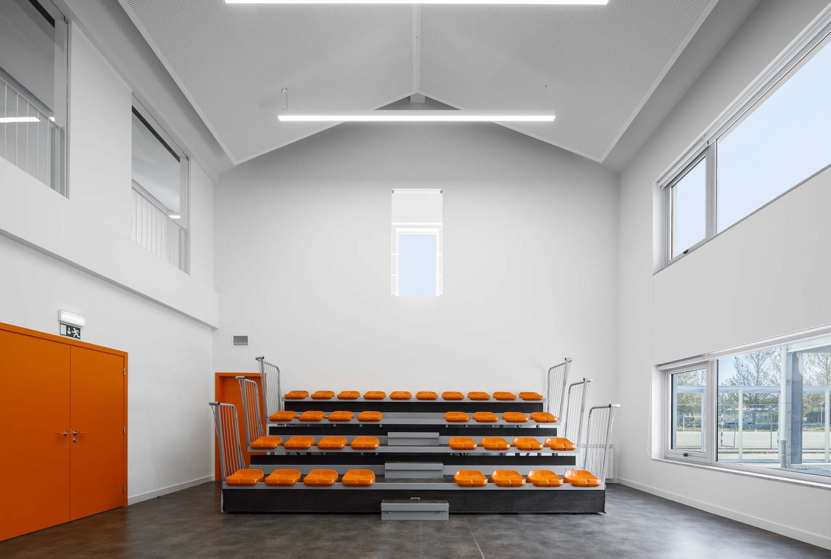 Escuela primaria São Bernardo en Aveiro por Arte Tectónica. Fotografía por Ivo Tavares Studio.