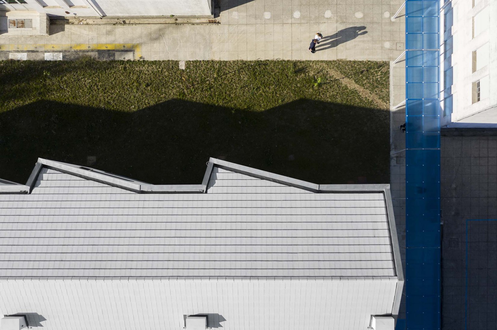 Escuela primaria São Bernardo en Aveiro por Arte Tectónica. Fotografía por Ivo Tavares Studio.