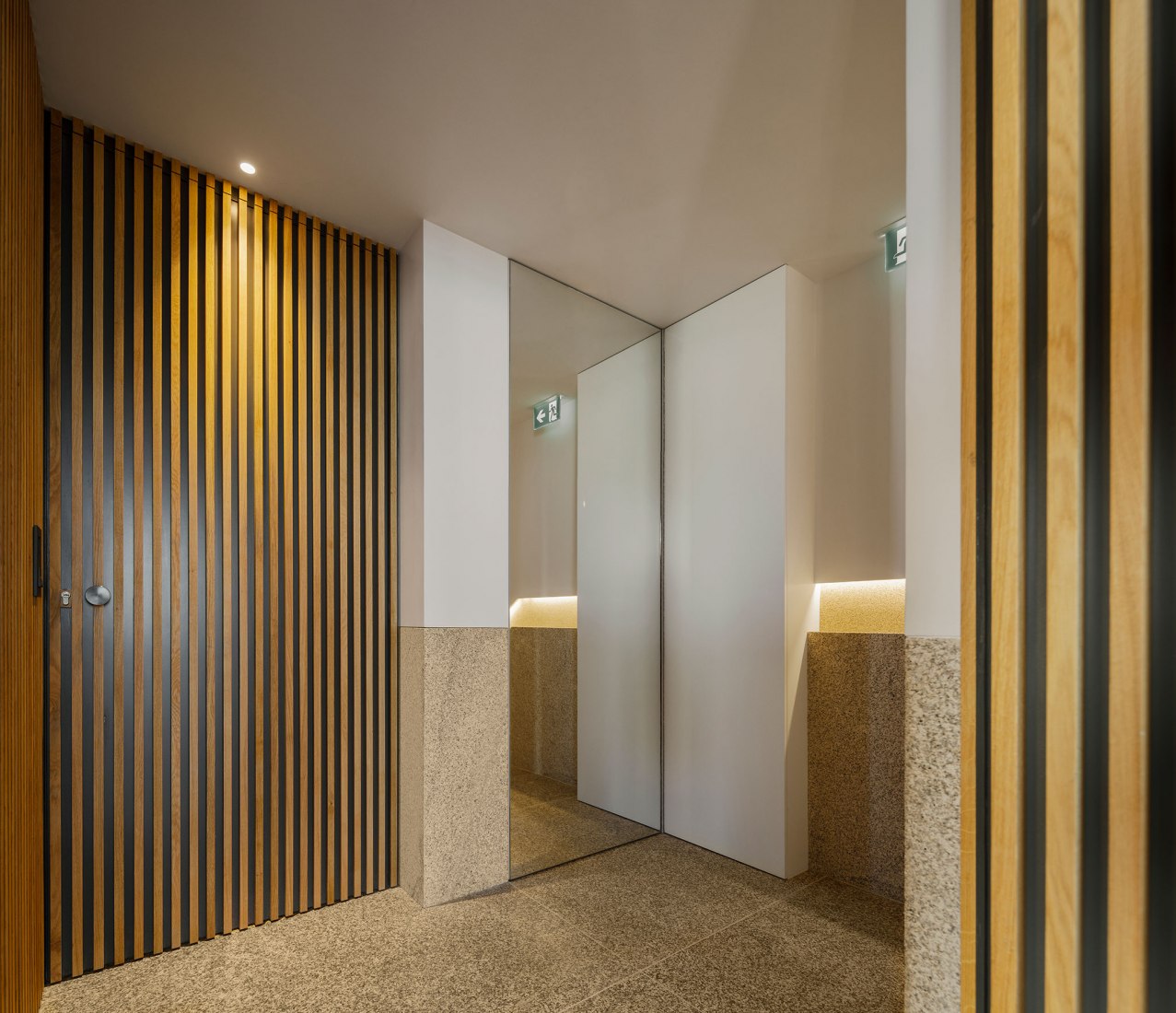 Prédio Foz por As Arquitecto. Fotografía por Ivo Tavares Studio.