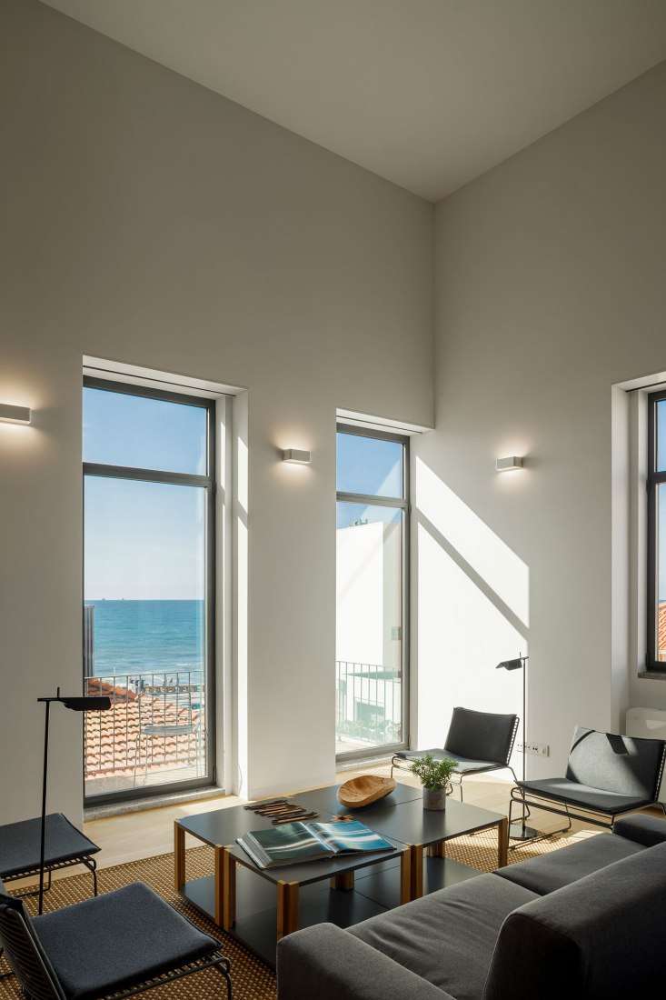 Prédio Foz por As Arquitecto. Fotografía por Ivo Tavares Studio.