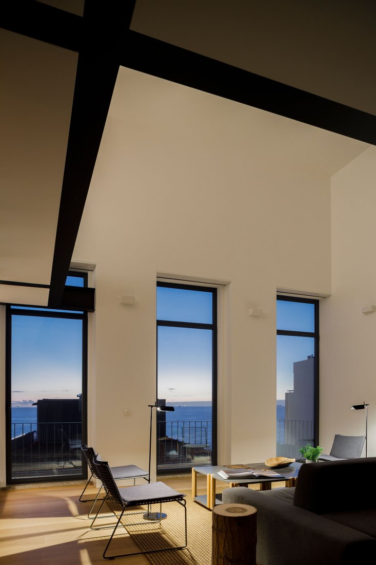 Prédio Foz por As Arquitecto. Fotografía por Ivo Tavares Studio.