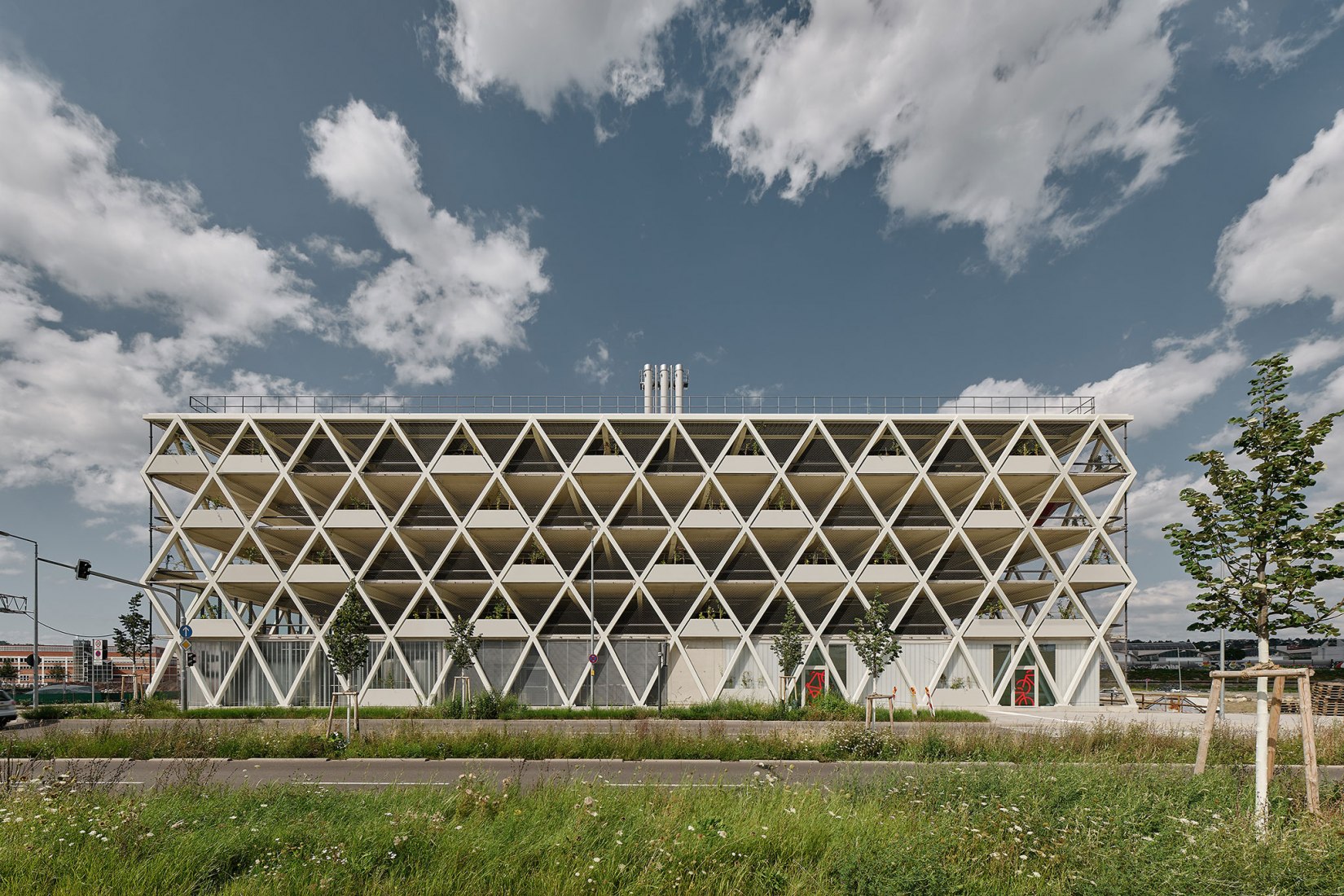 Aparcamiento energético por asp Architekten. Fotografía por Zooey Braun Fotografie.