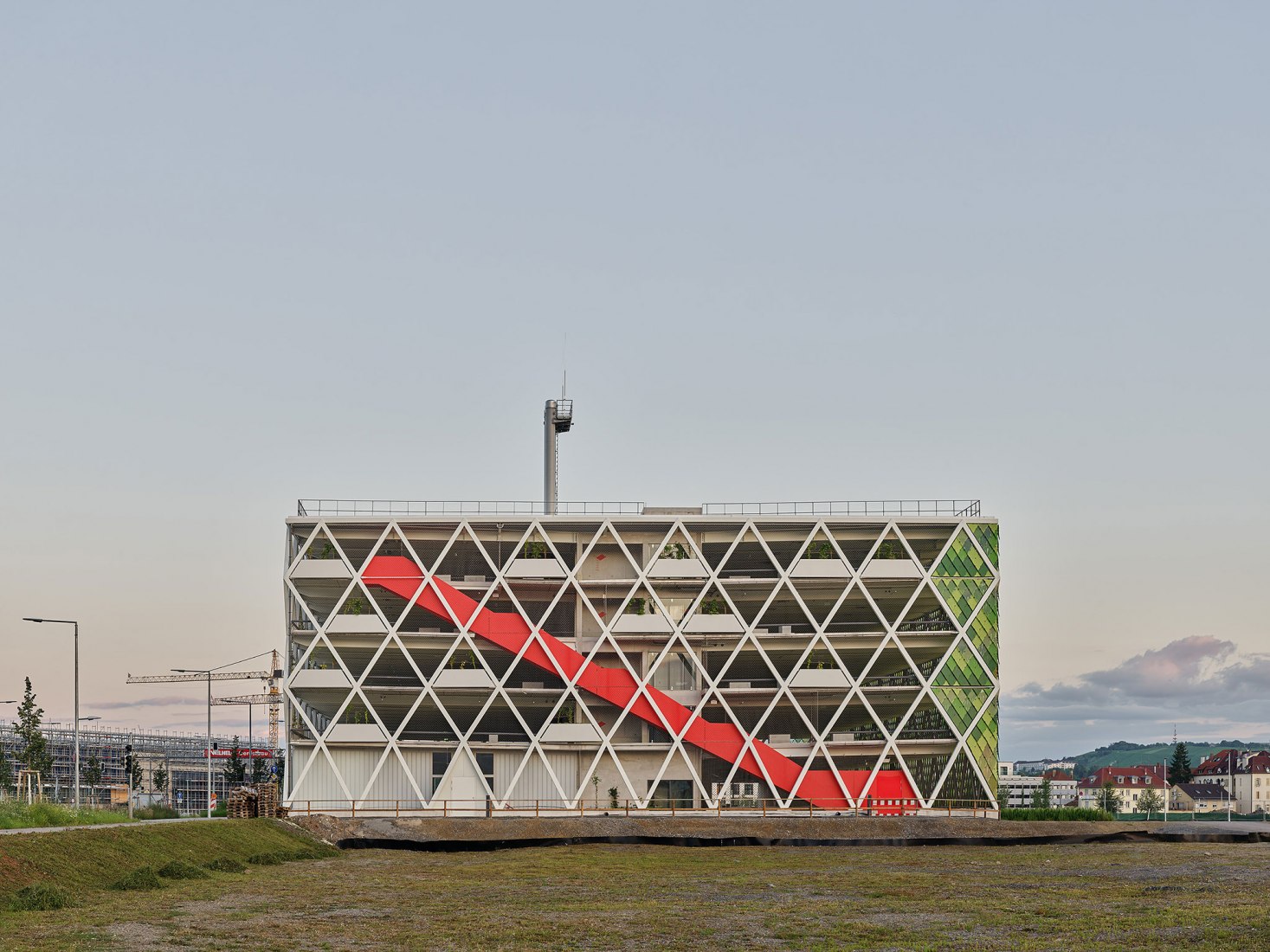 Aparcamiento energético por asp Architekten. Fotografía por Zooey Braun Fotografie.