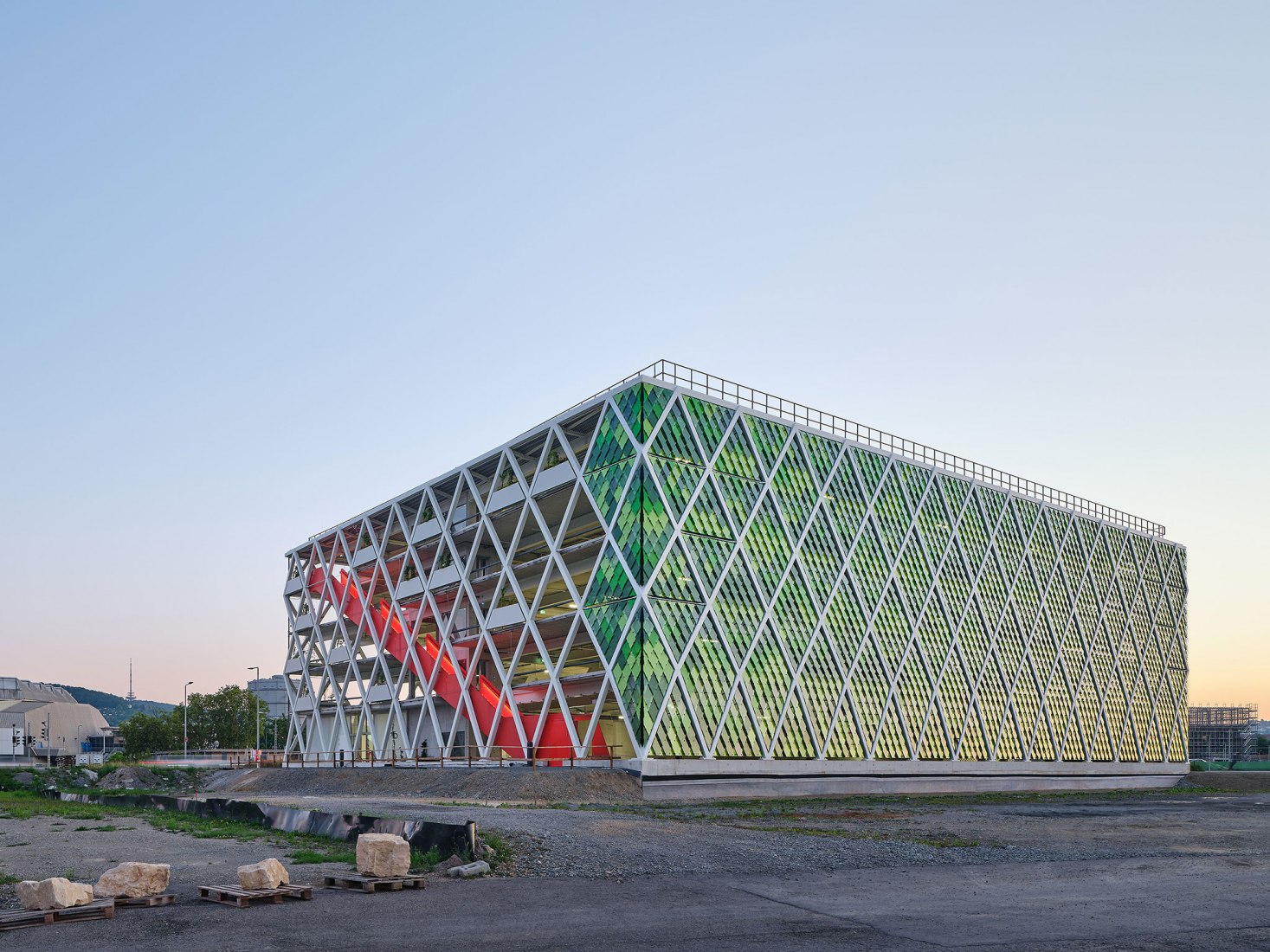 Aparcamiento energético por asp Architekten. Fotografía por Zooey Braun Fotografie.