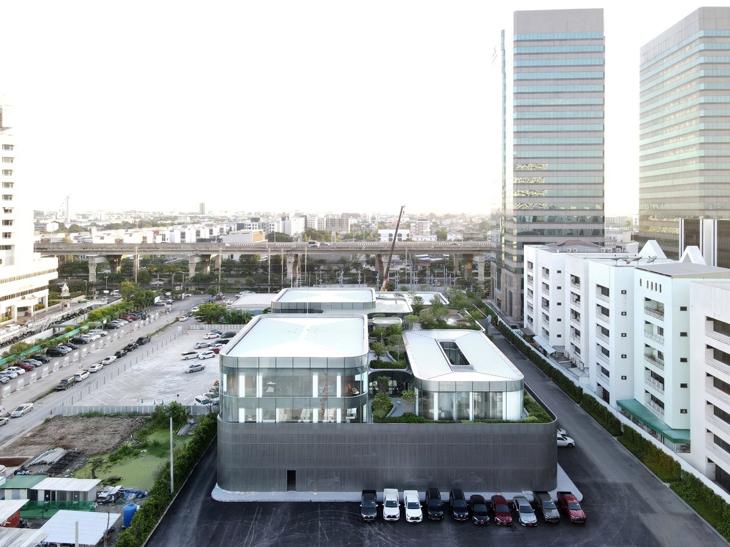 Toyota Thailand Marketing Complex by ASWA. Photograph by Phuttipan Aswakool.