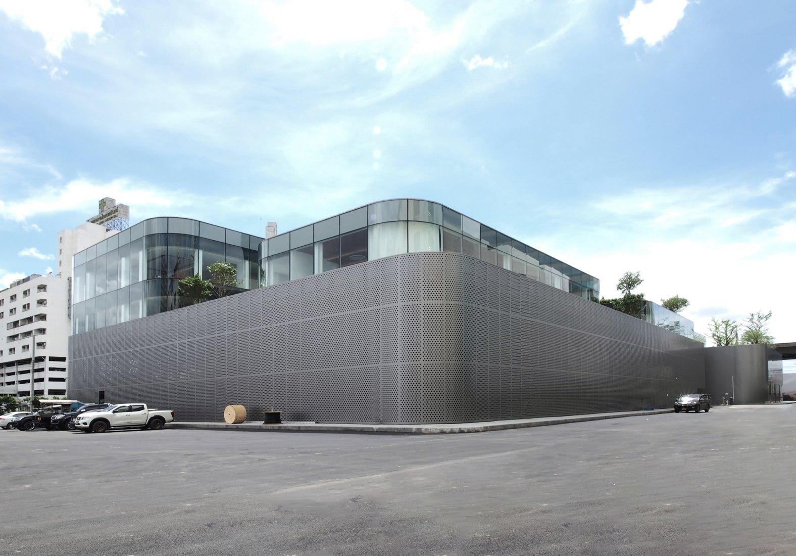 Toyota Thailand Marketing Complex by ASWA. Photograph by Phuttipan Aswakool.