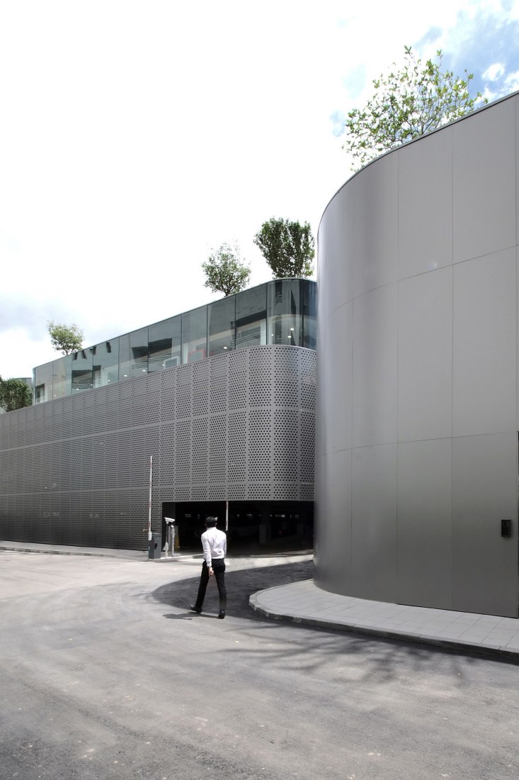 Toyota Thailand Marketing Complex by ASWA. Photograph by Phuttipan Aswakool.