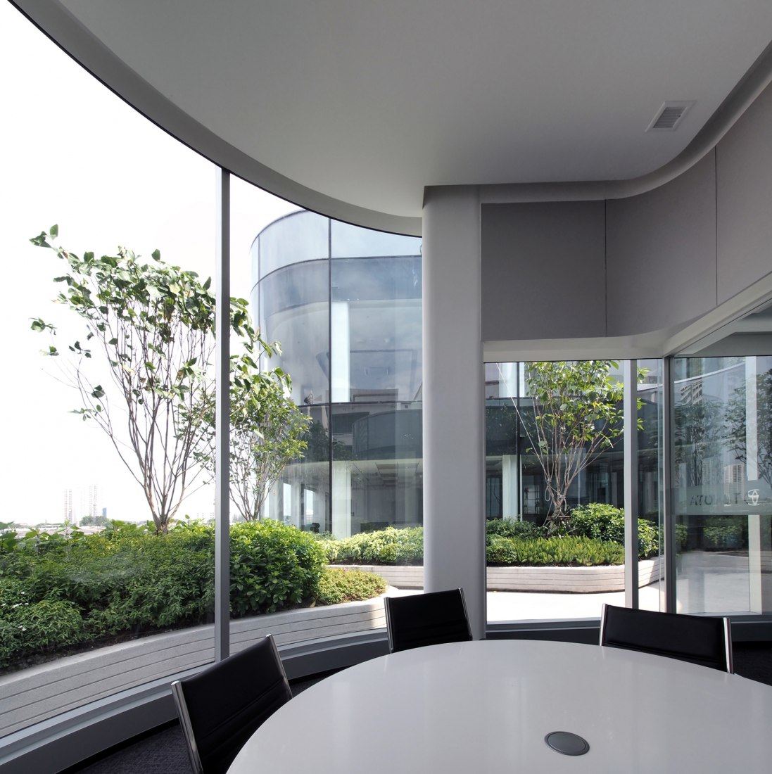 Toyota Thailand Marketing Complex by ASWA. Photograph by Phuttipan Aswakool.