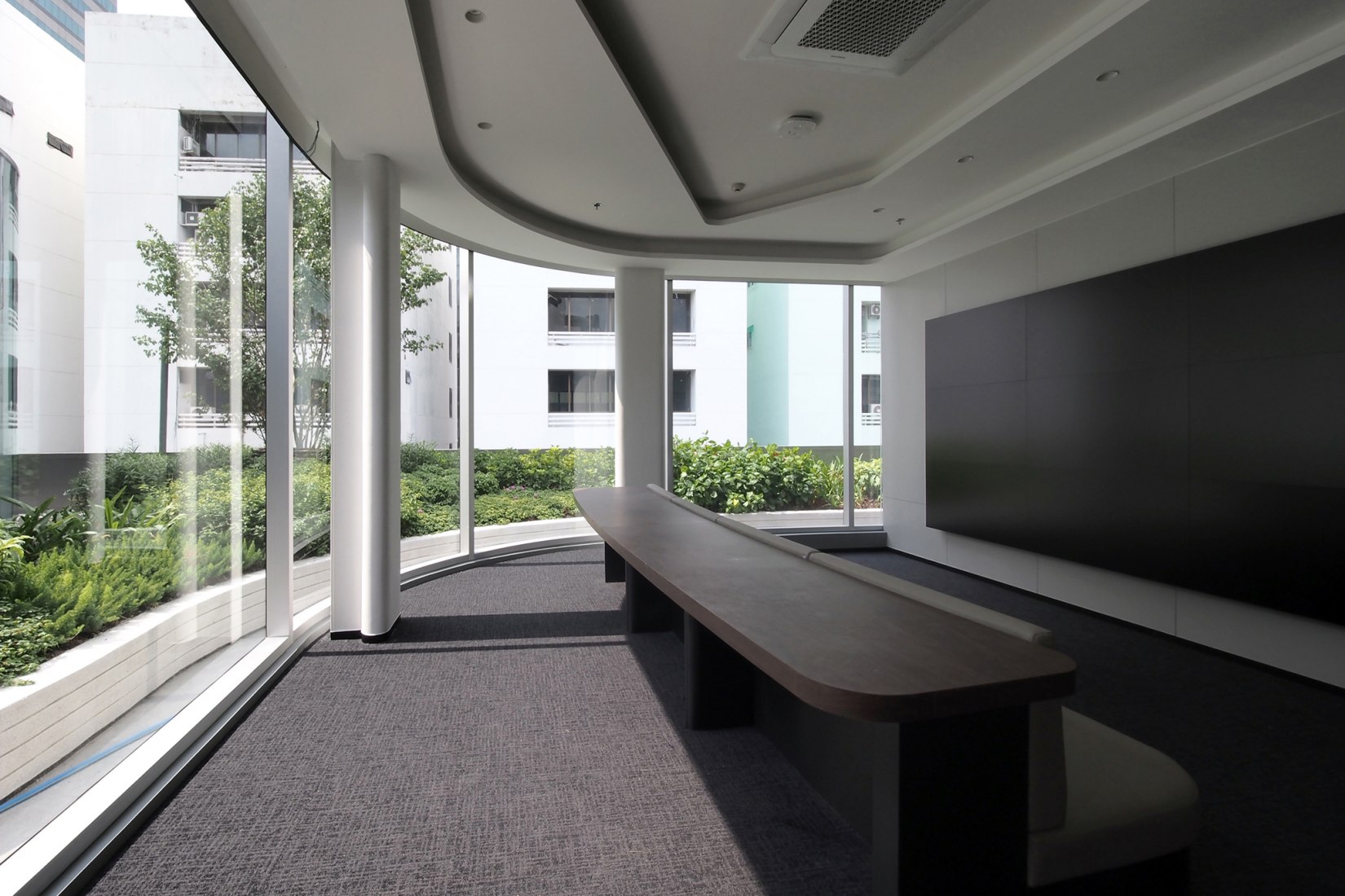 Toyota Thailand Marketing Complex by ASWA. Photograph by Phuttipan Aswakool.