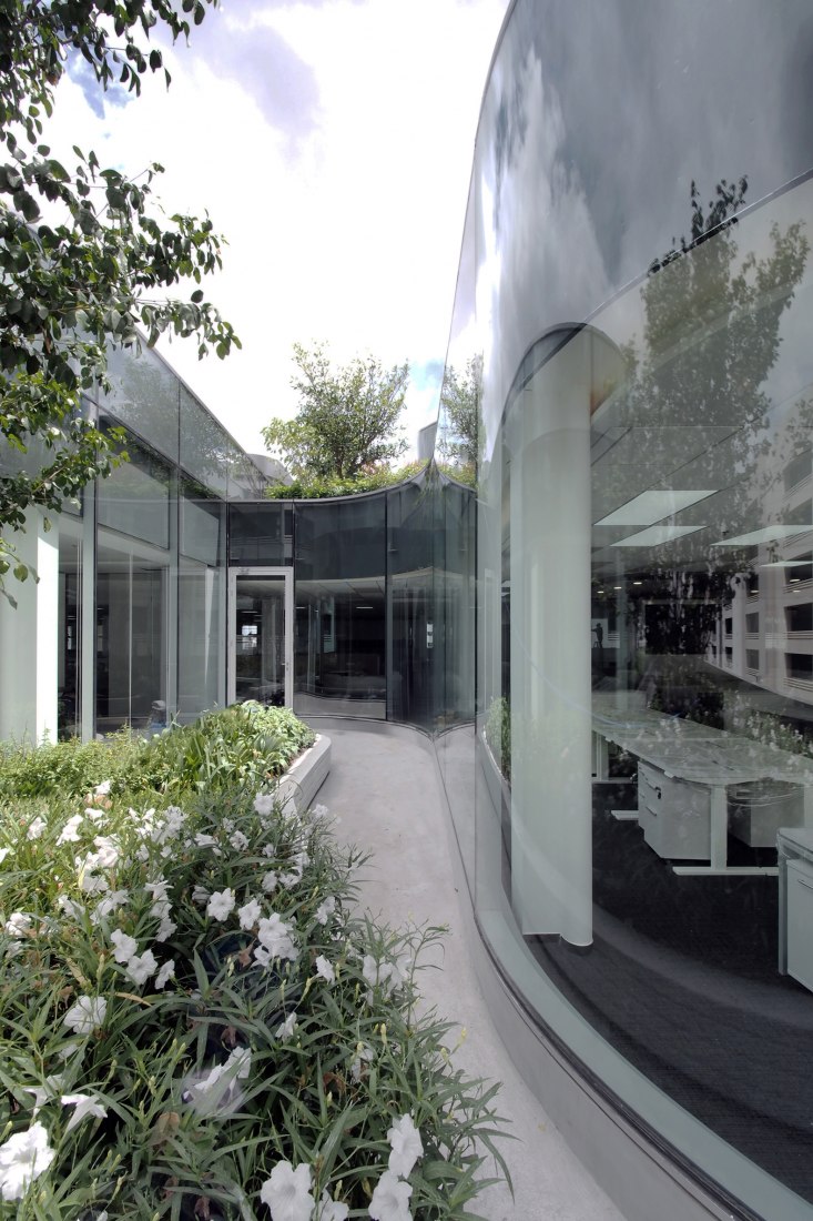 Toyota Thailand Marketing Complex by ASWA. Photograph by Phuttipan Aswakool.