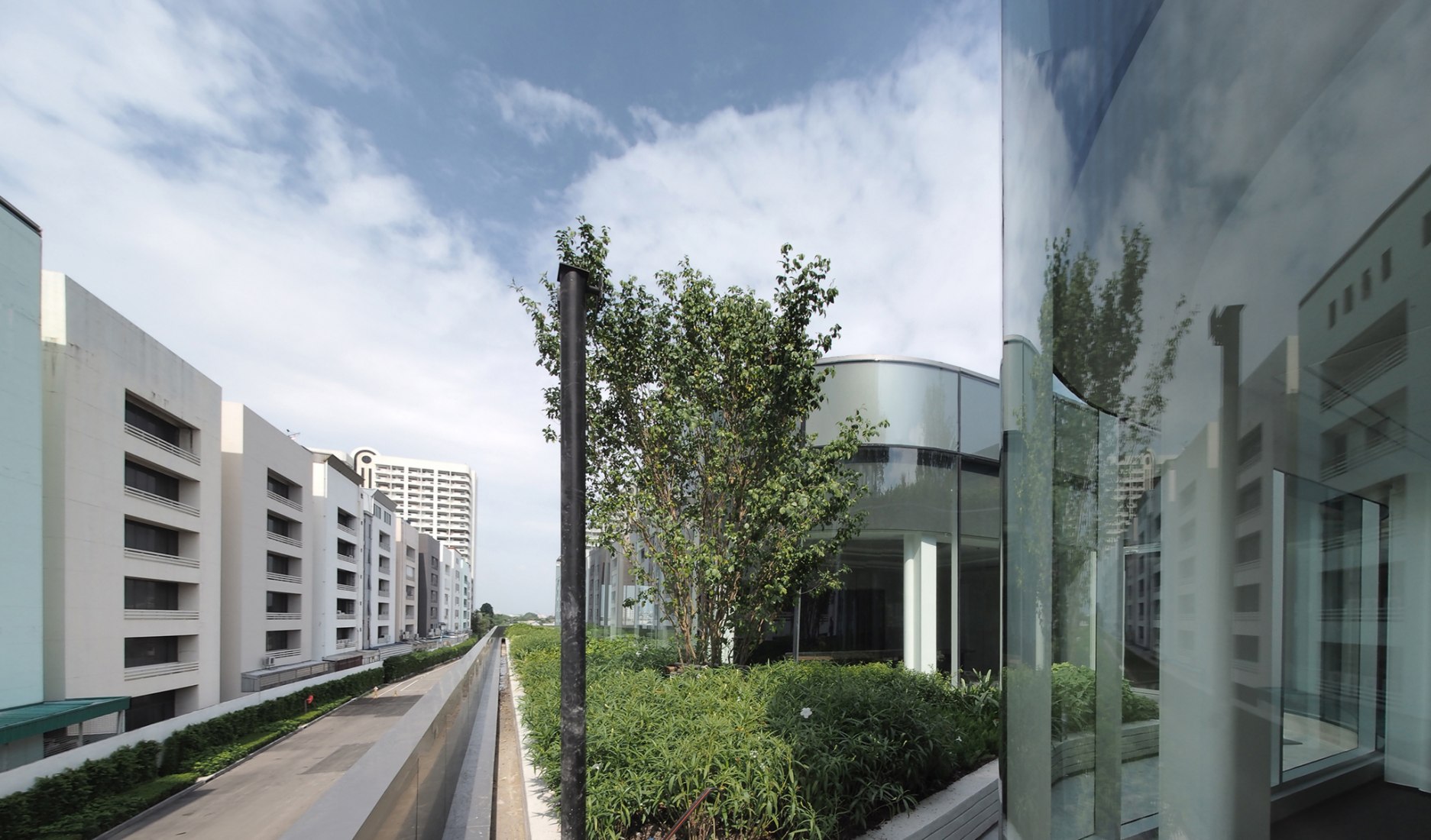 Toyota Thailand Marketing Complex by ASWA. Photograph by Phuttipan Aswakool.
