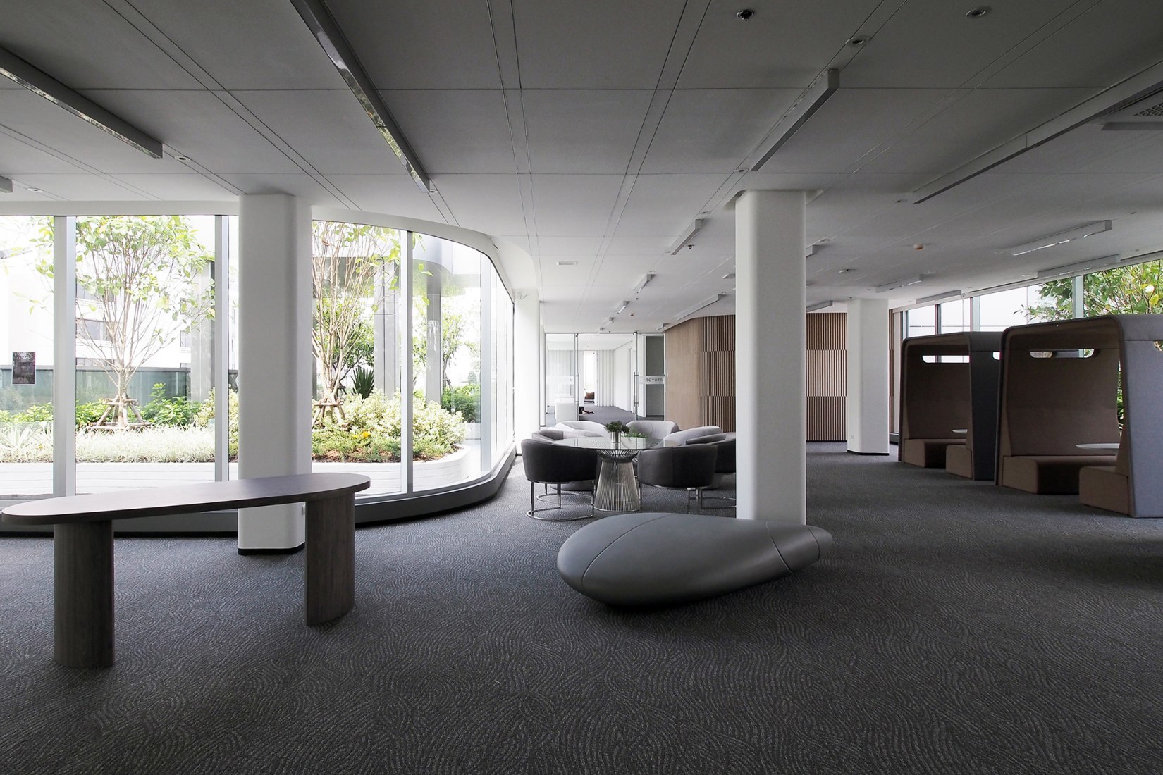 Toyota Thailand Marketing Complex by ASWA. Photograph by Phuttipan Aswakool.