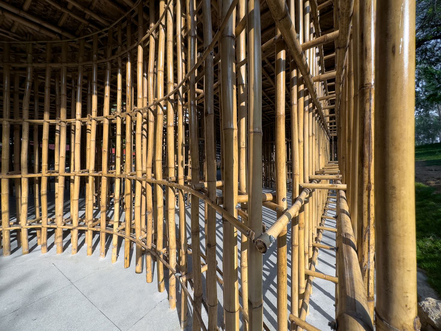 Pabellón Noreste en la Feria de Artesanía de Surajkund 2023 por atArchitecture. Fotografía por Avneesh Tiwari.