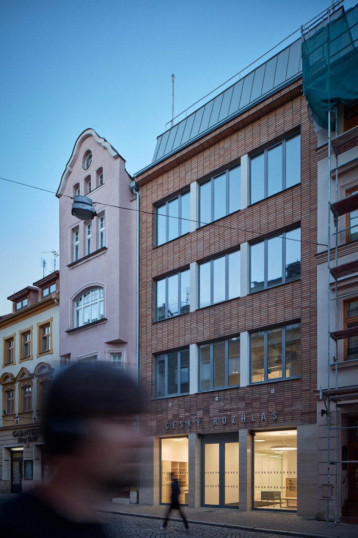 Nueva sede de la Radio Checa de Olomouc por Atelier 38. Fotografía por BoysPlayNice.