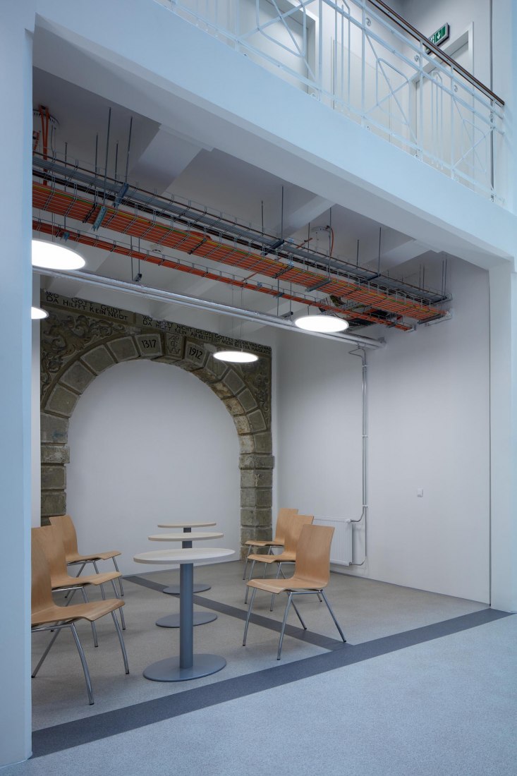 Nueva sede de la Radio Checa de Olomouc por Atelier 38. Fotografía por BoysPlayNice.