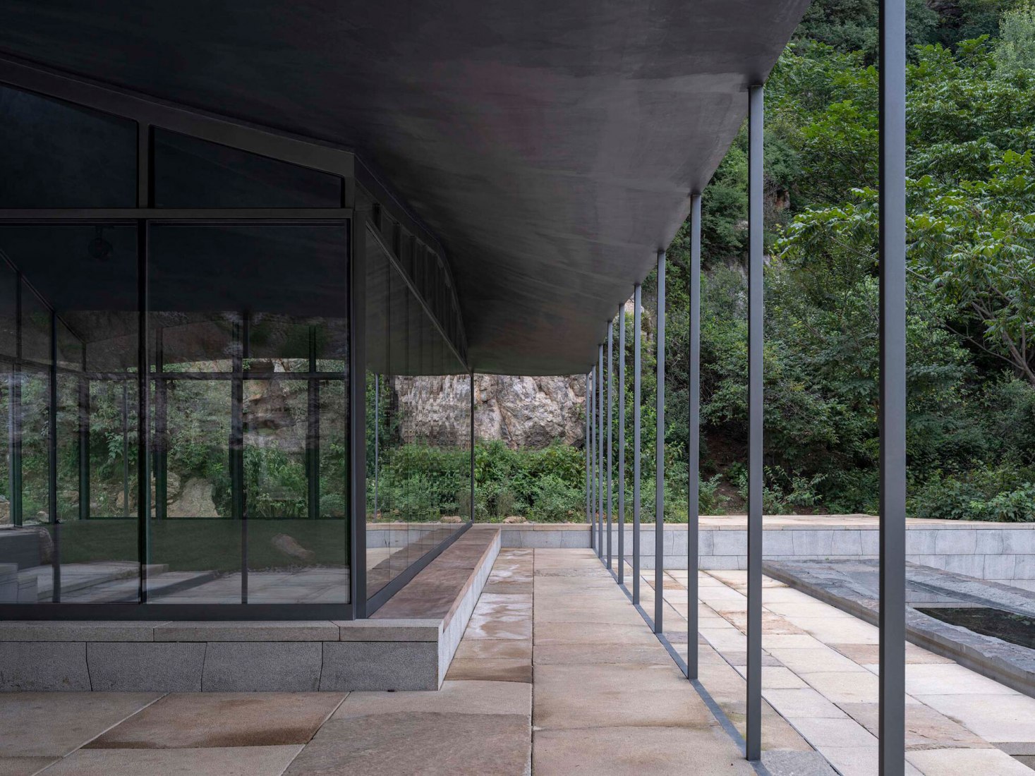 Golden Ridge Upper-cloister in Aranya Golden Mountain by Atelier Deshaus. Photograph by Fangfang Tian