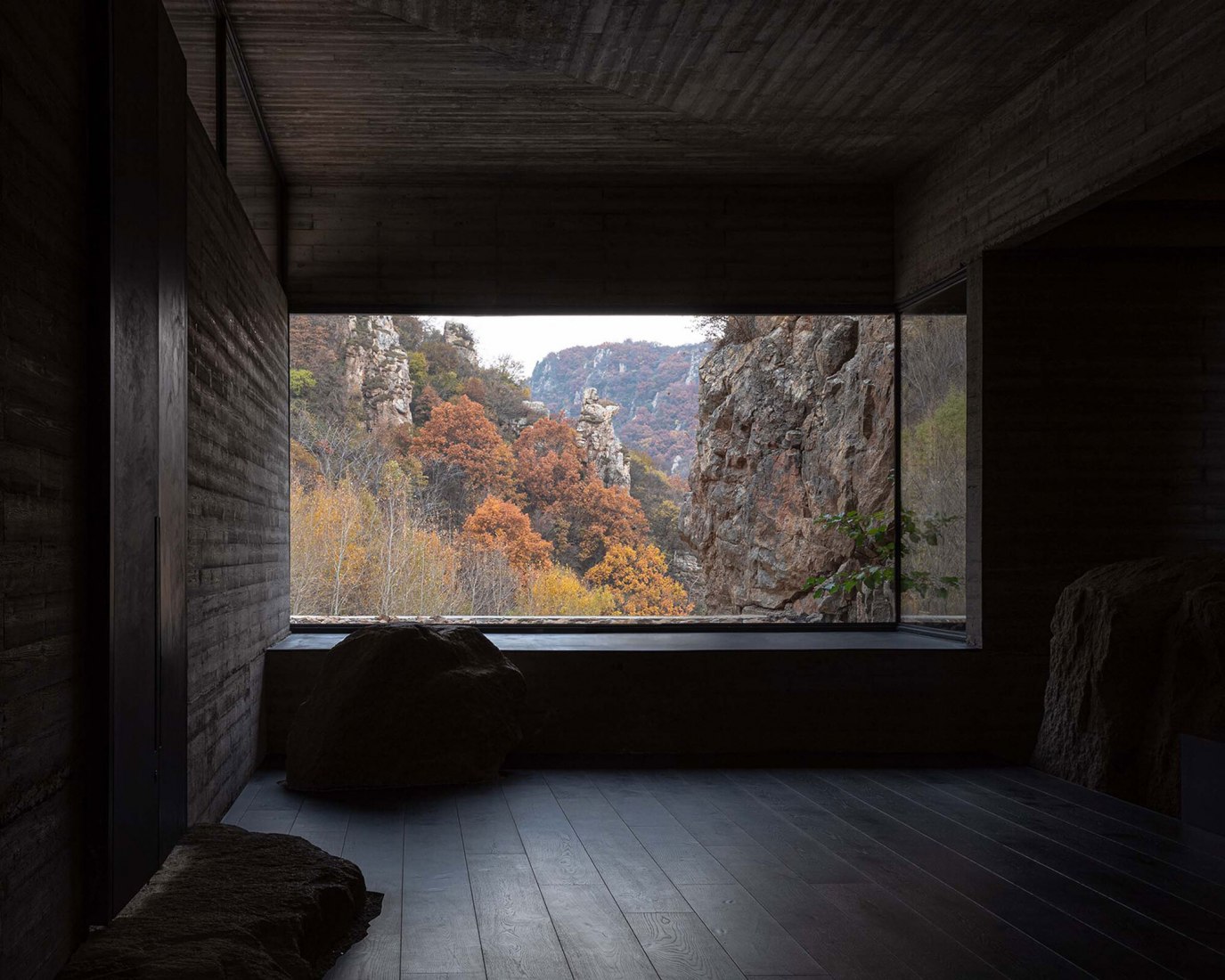Golden Ridge Upper-cloister in Aranya Golden Mountain by Atelier Deshaus. Photograph by Shengliang Su.