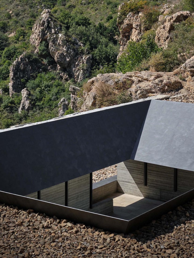 Golden Ridge Upper-cloister in Aranya Golden Mountain by Atelier Deshaus. Photograph by Jonathan Leijonhufvud.