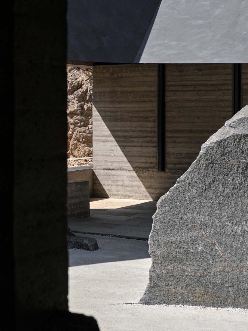 Golden Ridge Upper-cloister in Aranya Golden Mountain by Atelier Deshaus. Photograph by Jonathan Leijonhufvud.