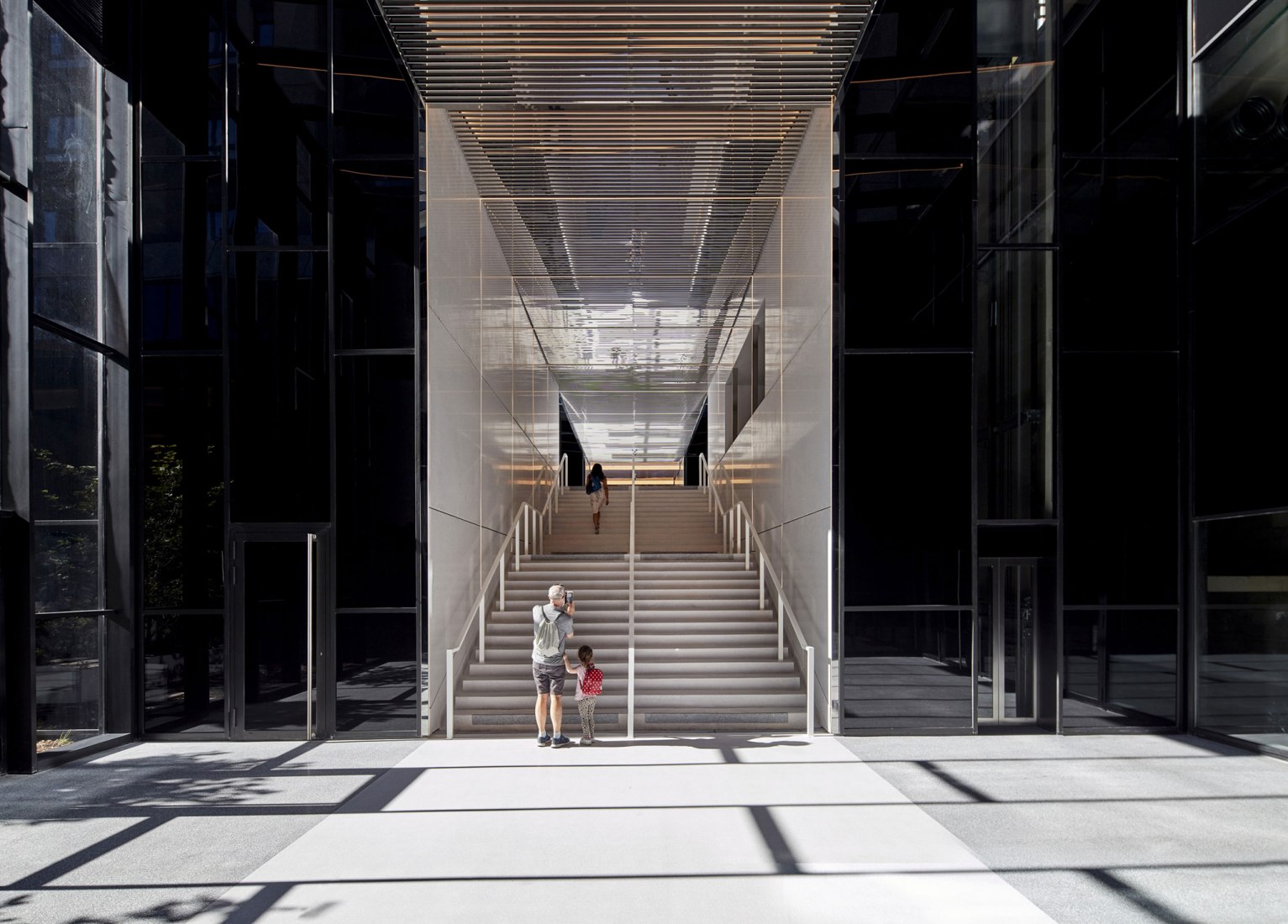Restructuring of the Vieux Pont de Sèvres public passageways and climbing complex by Atelier du Pont. Photograph by Frédéric Delangle.