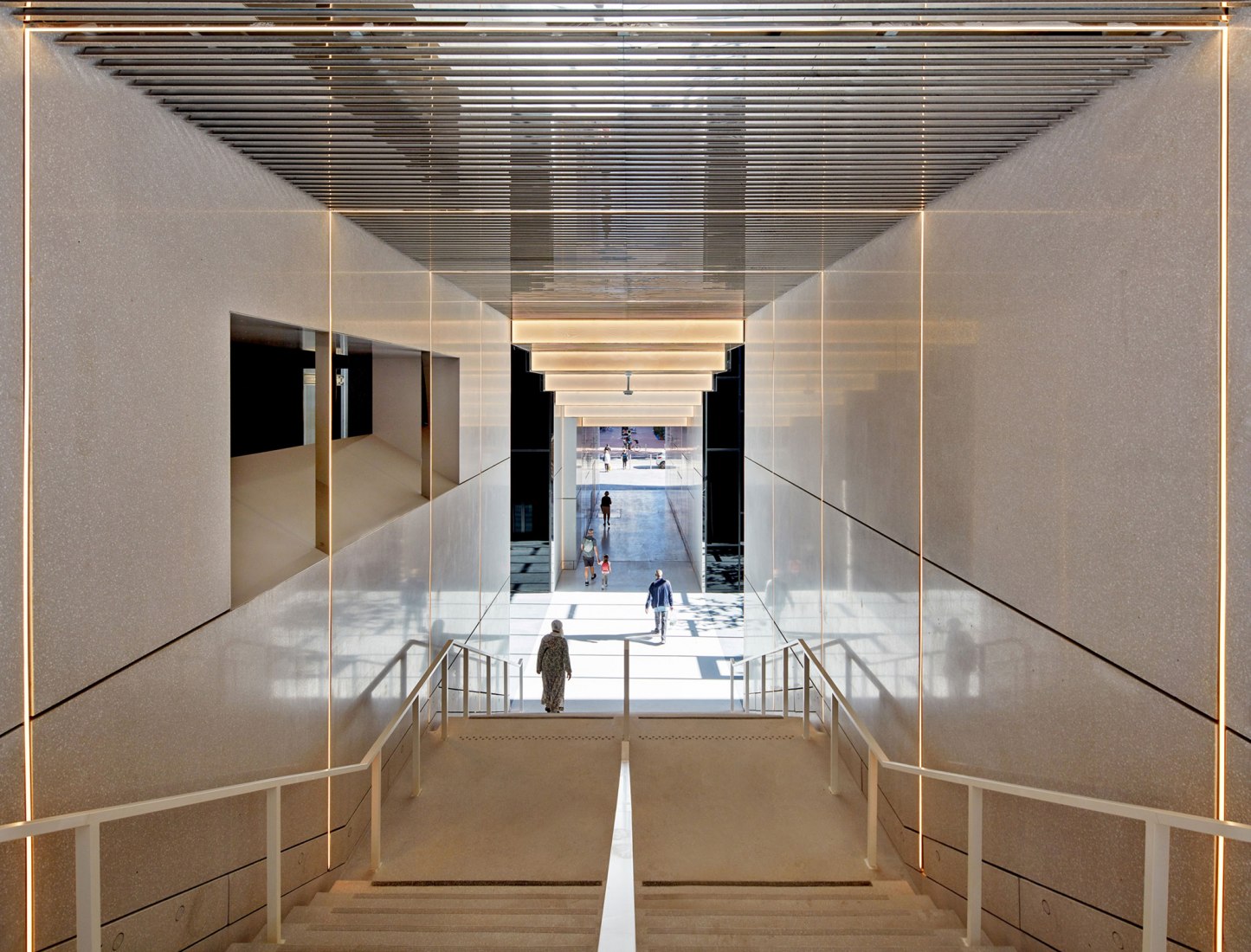 Restructuring of the Vieux Pont de Sèvres public passageways and climbing complex by Atelier du Pont. Photograph by Frédéric Delangle.