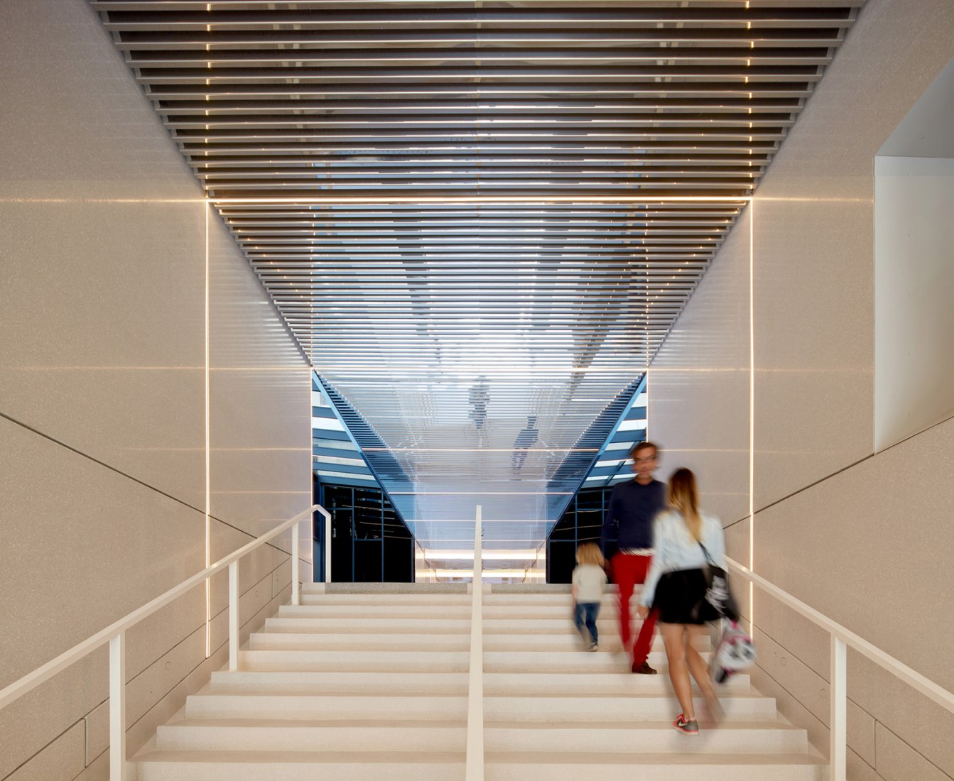 Restructuring of the Vieux Pont de Sèvres public passageways and climbing complex by Atelier du Pont. Photograph by Frédéric Delangle.