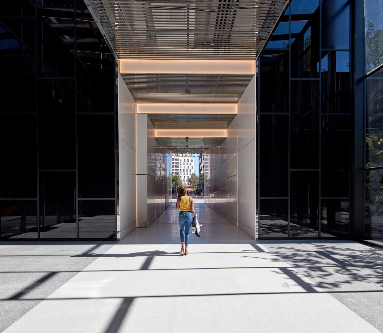 Restructuring of the Vieux Pont de Sèvres public passageways and climbing complex by Atelier du Pont. Photograph by Frédéric Delangle.