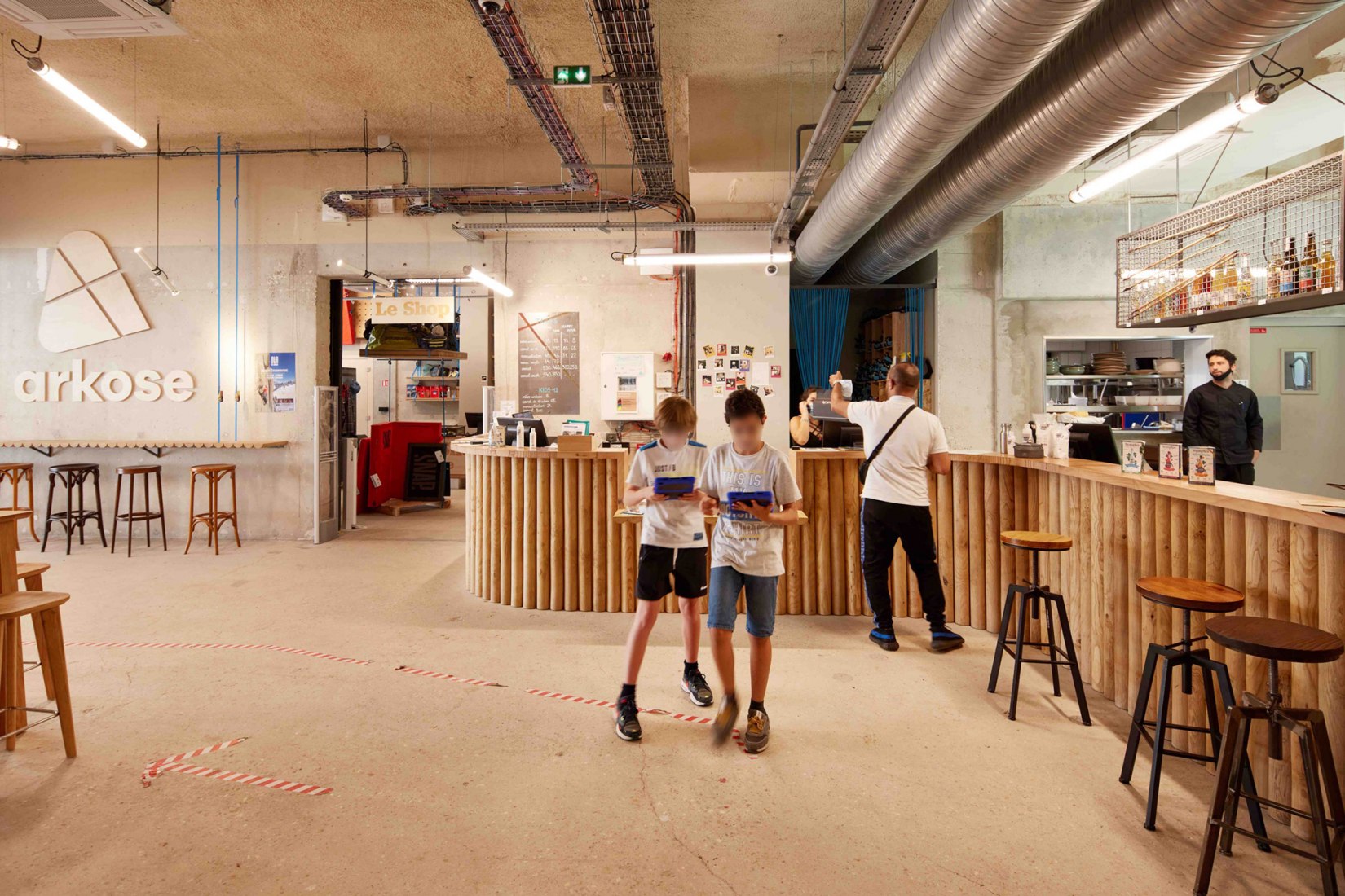Restructuring of the Vieux Pont de Sèvres public passageways and climbing complex by Atelier du Pont. Photograph by Frédéric Delangle.