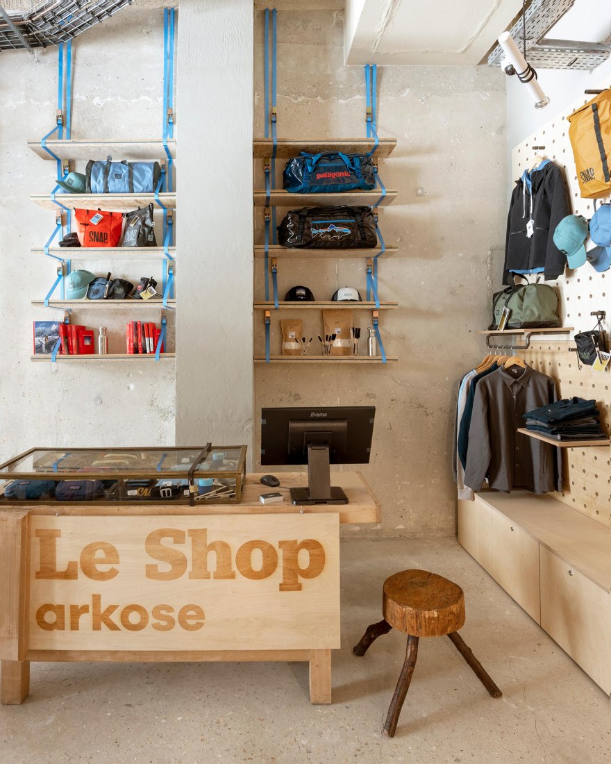 Restructuring of the Vieux Pont de Sèvres public passageways and climbing complex by Atelier du Pont. Photograph by Vincent Leroux.