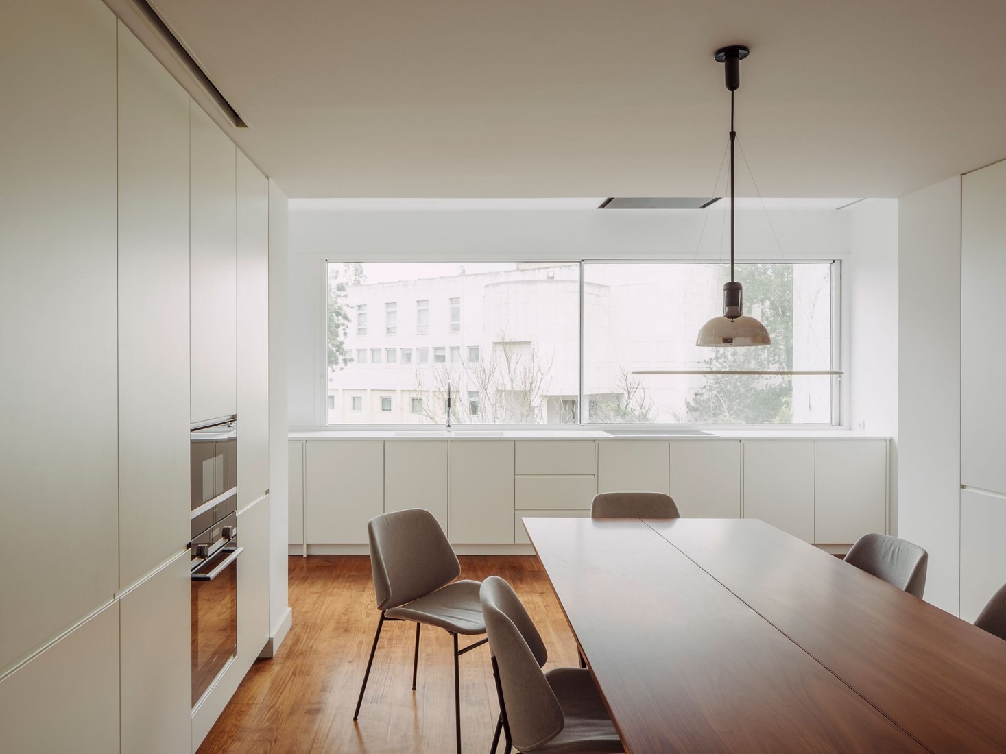 João Soares - penthouse renovation by Atelier José Andrade Rocha. Photograph by Hugo Santos Silva.