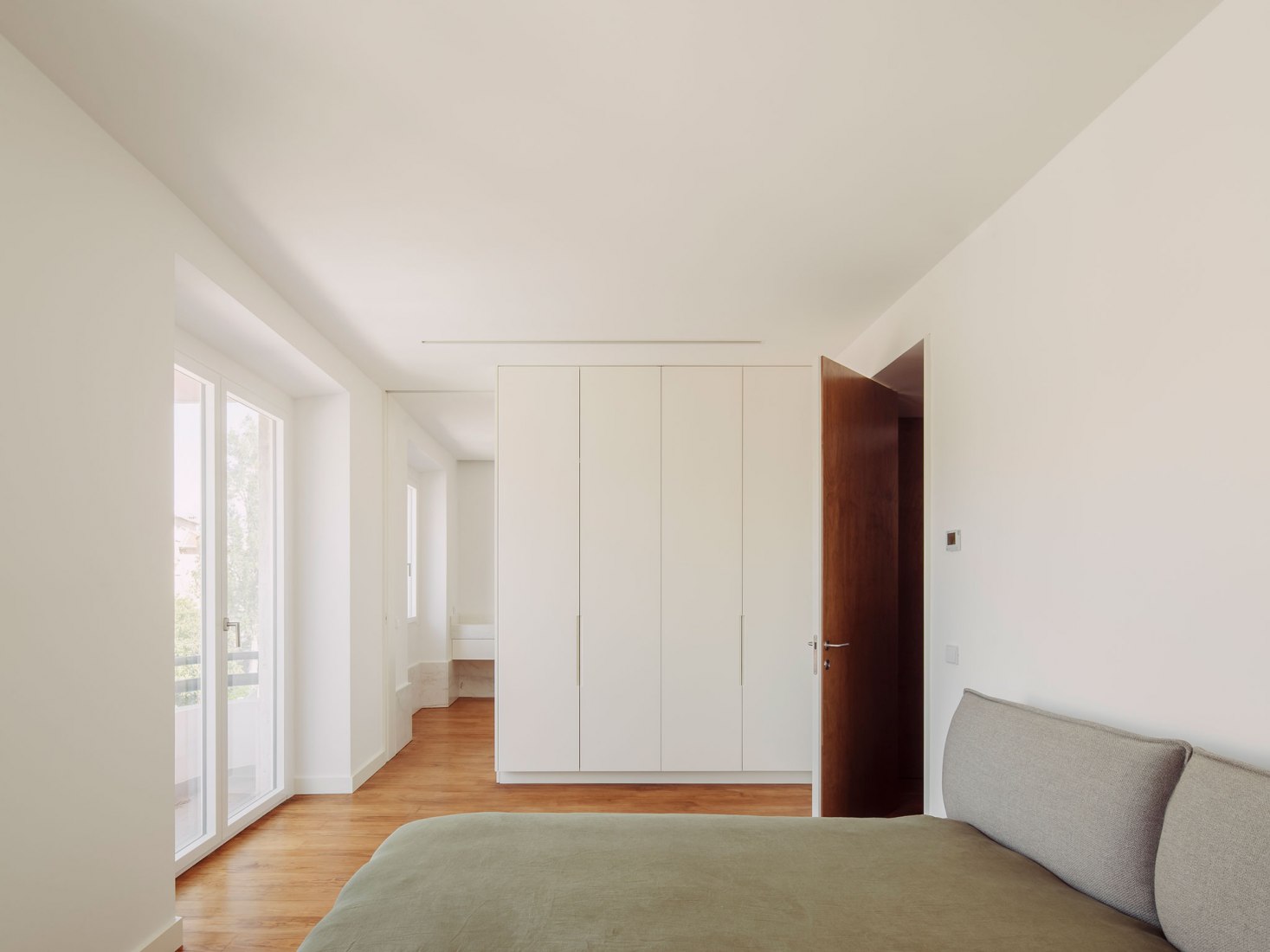 João Soares - penthouse renovation by Atelier José Andrade Rocha. Photograph by Hugo Santos Silva.