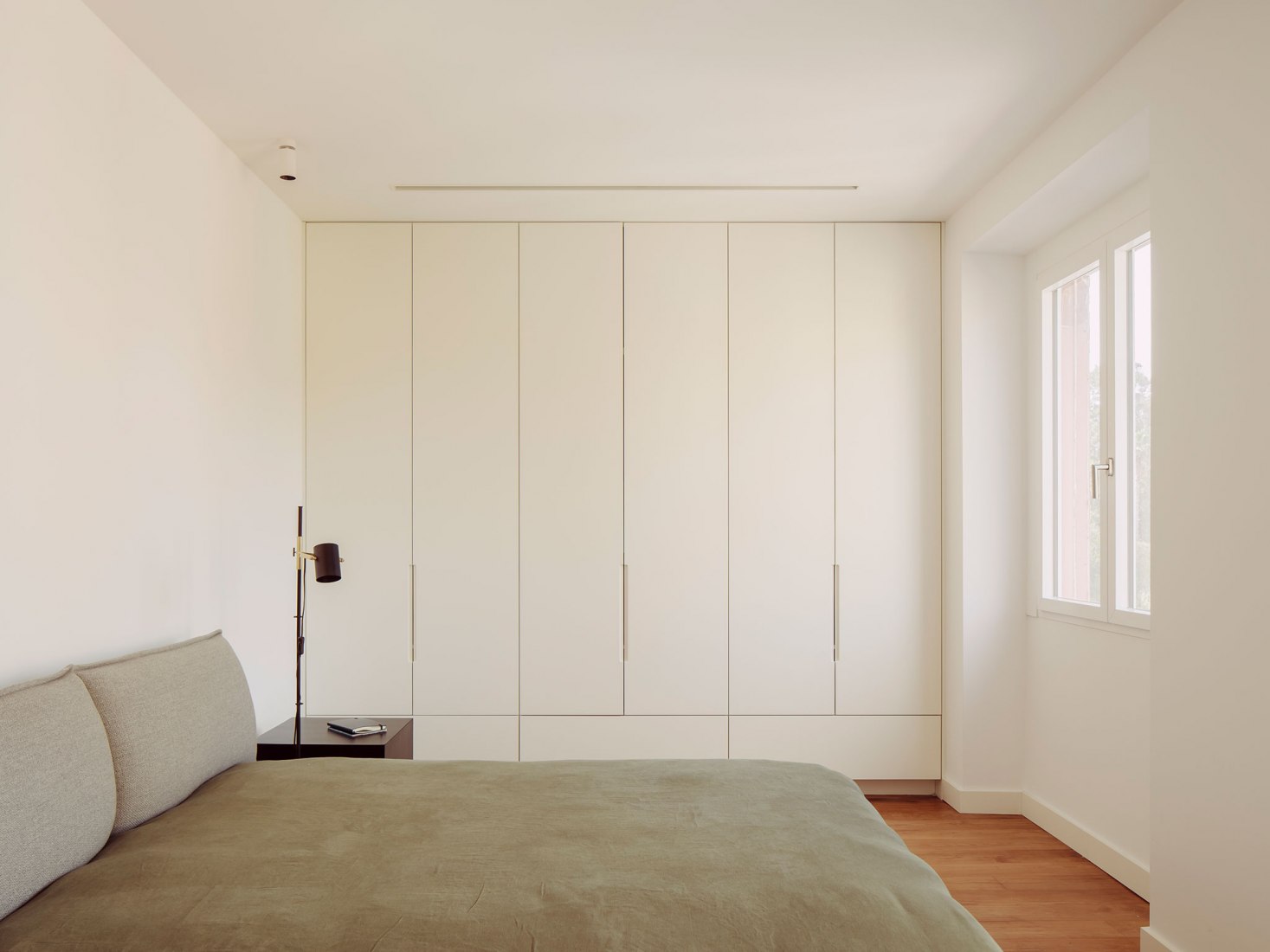 João Soares - penthouse renovation by Atelier José Andrade Rocha. Photograph by Hugo Santos Silva.