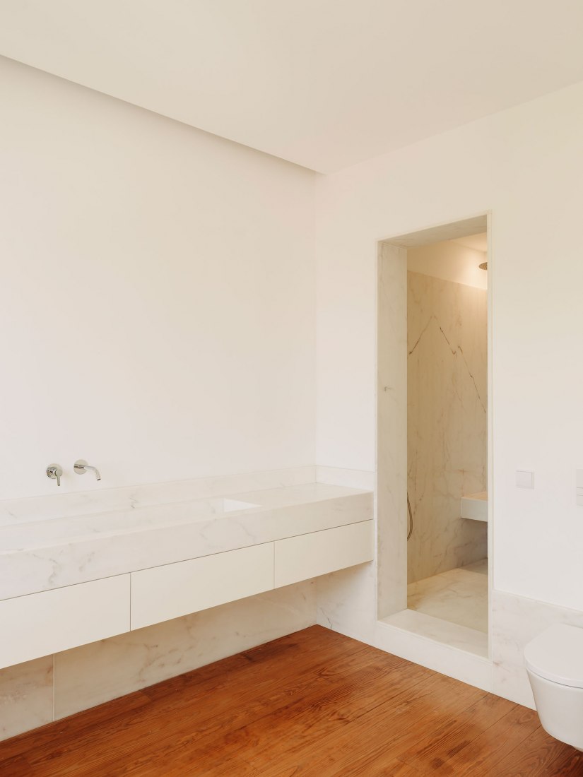João Soares - penthouse renovation by Atelier José Andrade Rocha. Photograph by Hugo Santos Silva.