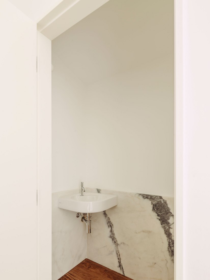 João Soares - penthouse renovation by Atelier José Andrade Rocha. Photograph by Hugo Santos Silva.