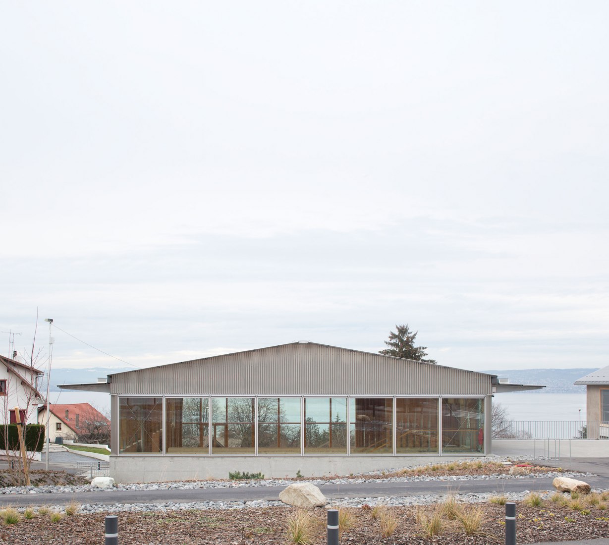 Community Facilities Hub by Atelier PNG, Atelier Julien Boidot, Émilien Robin Architecte. Photograph by Clément Guillaume, PNG.